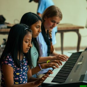 Musikunterricht an der ecuadorianischen Küste